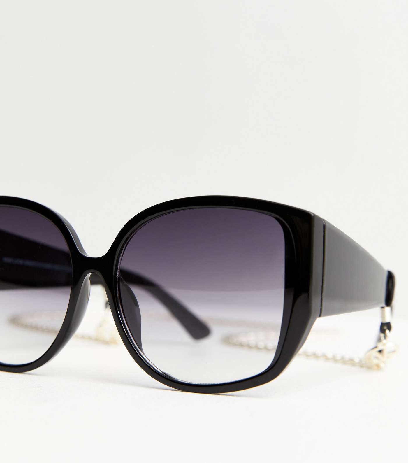 Black Oversized Frame Sunglasses with Chain Image 4