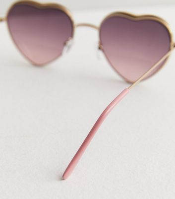 Gold heart 2025 shaped sunglasses