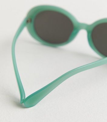 Green oval clearance sunglasses