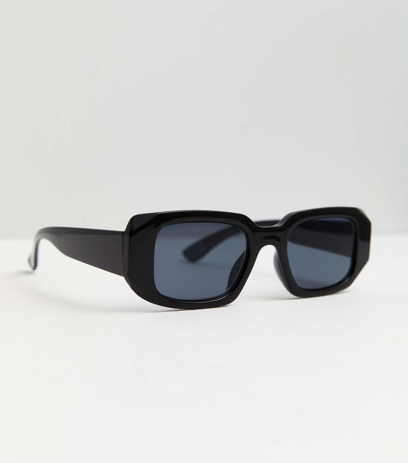 Black Rectangle Frame Sunglasses Image 2