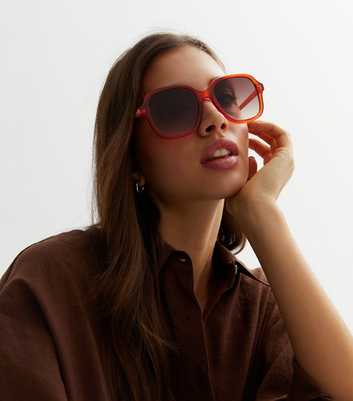 Red Square Frame Sunglasses