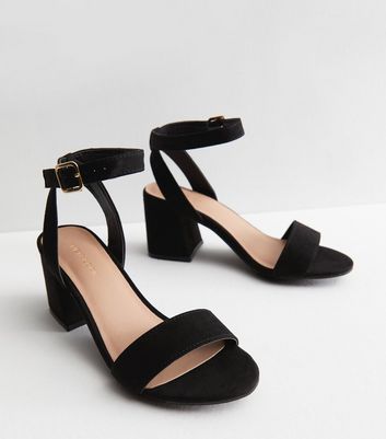 Black sandals store 2 inch heel