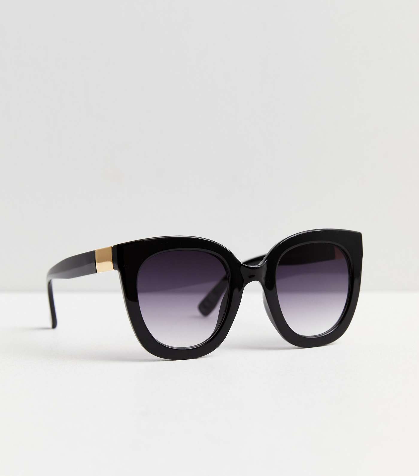 Black Curved Gradient Lens Oversized Sunglasses Image 2