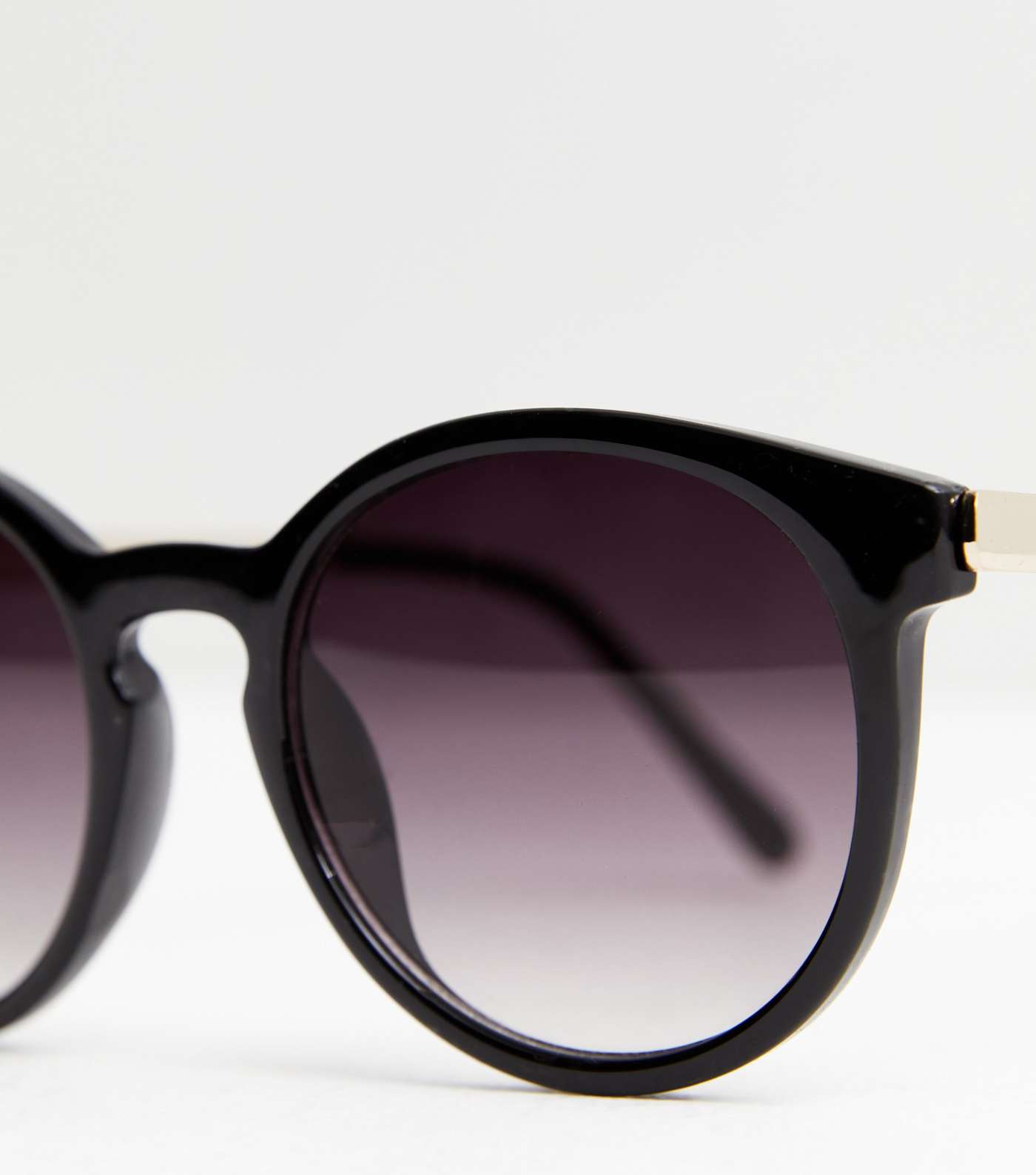 Black Round Metallic Trim Sunglasses Image 4