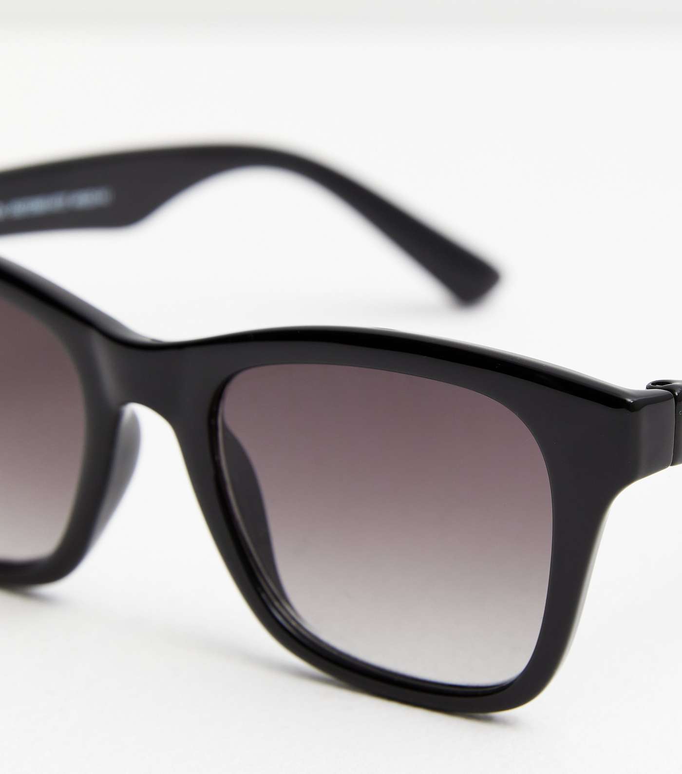 Black Square Retro Sunglasses Image 3
