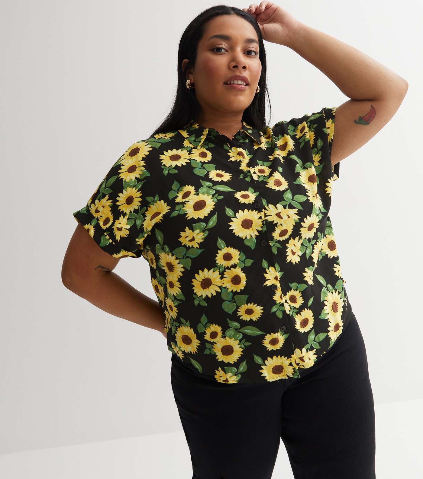 Black Sunflower Short Sleeve Shirt Image 7