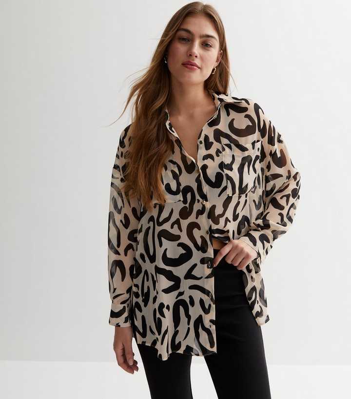 https://media2.newlookassets.com/i/newlook/853057013/womens/clothing/tops/cream-leopard-print-chiffon-long-sleeve-shirt.jpg?strip=true&qlt=50&w=720