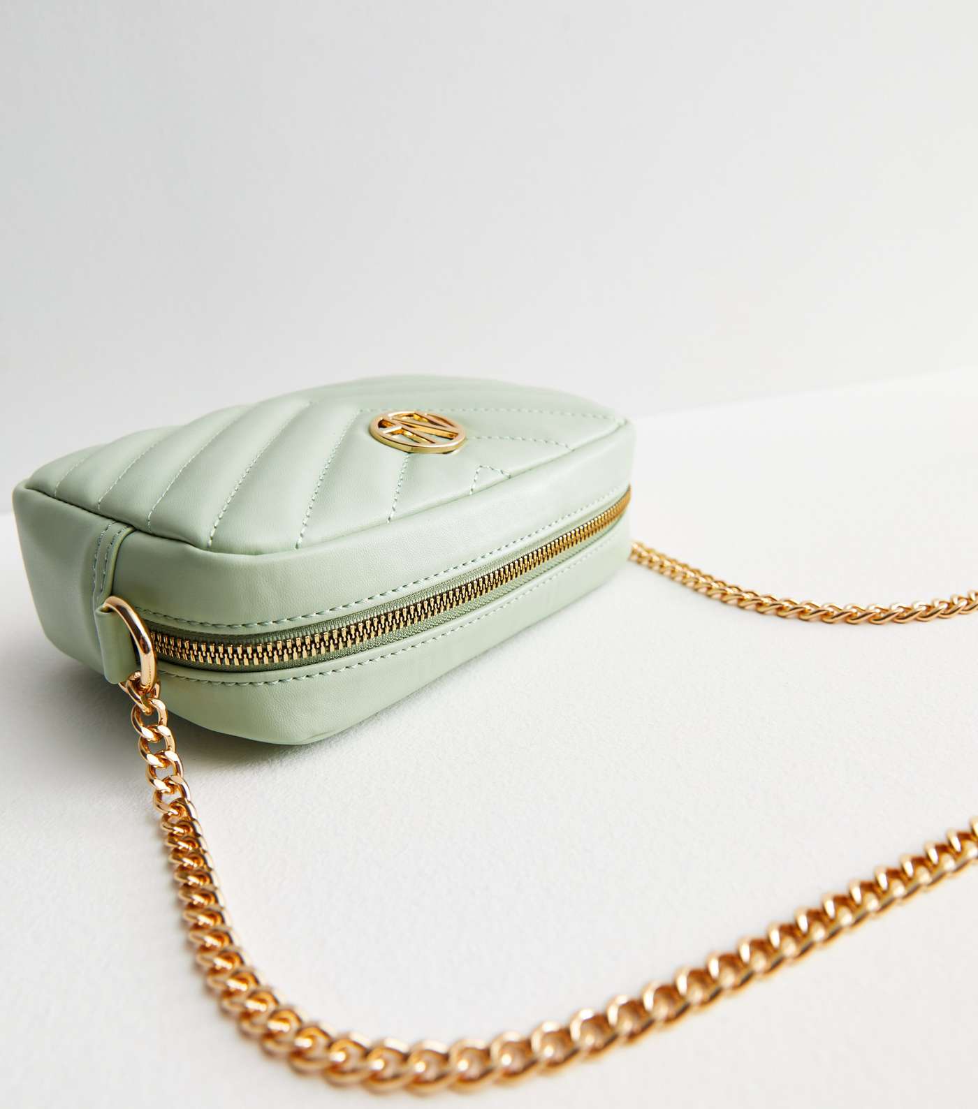 Light Green Chevron Quilted Cross Body Bag Image 4