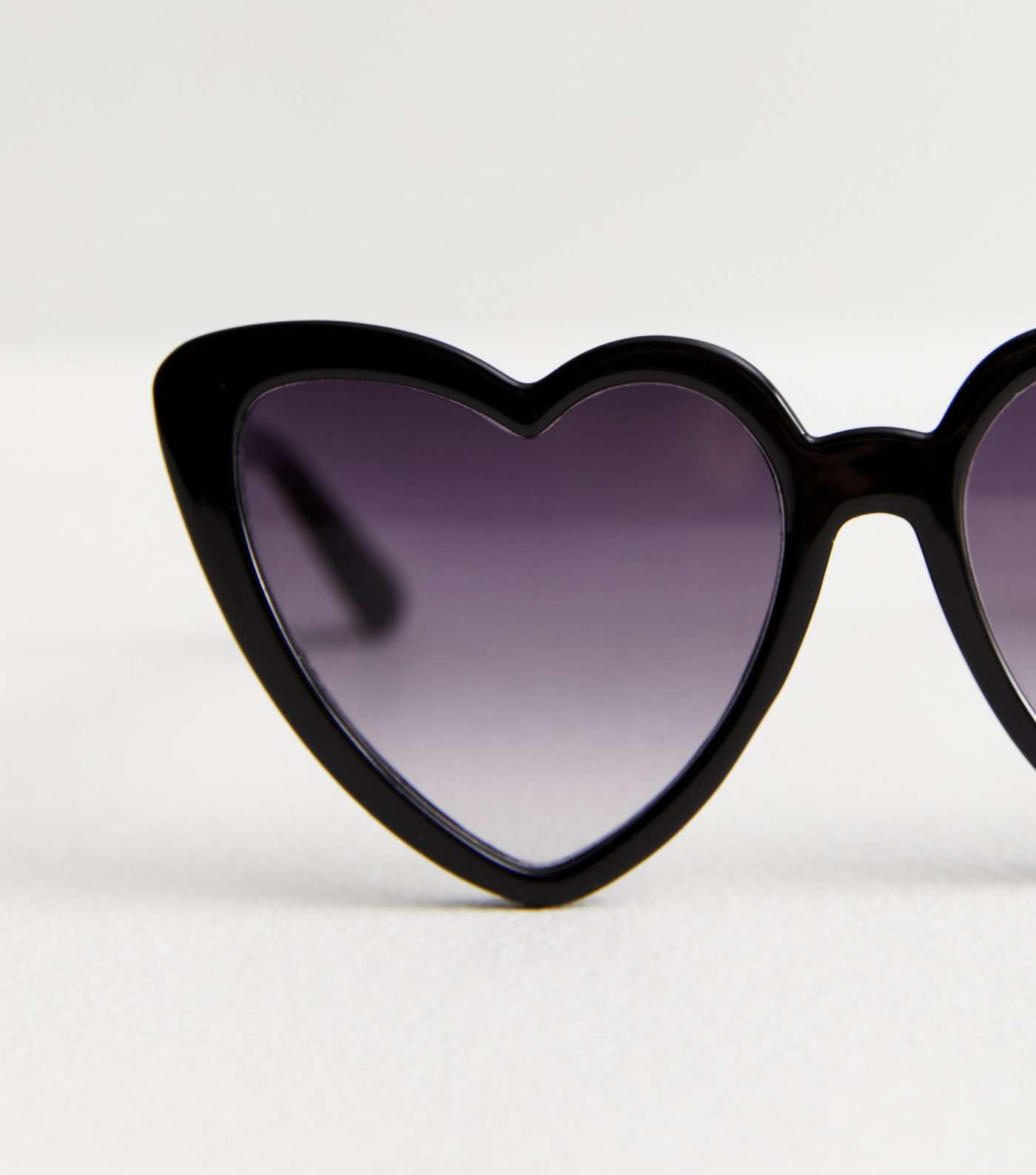 Girls Black Heart Frame Sunglasses Image 3