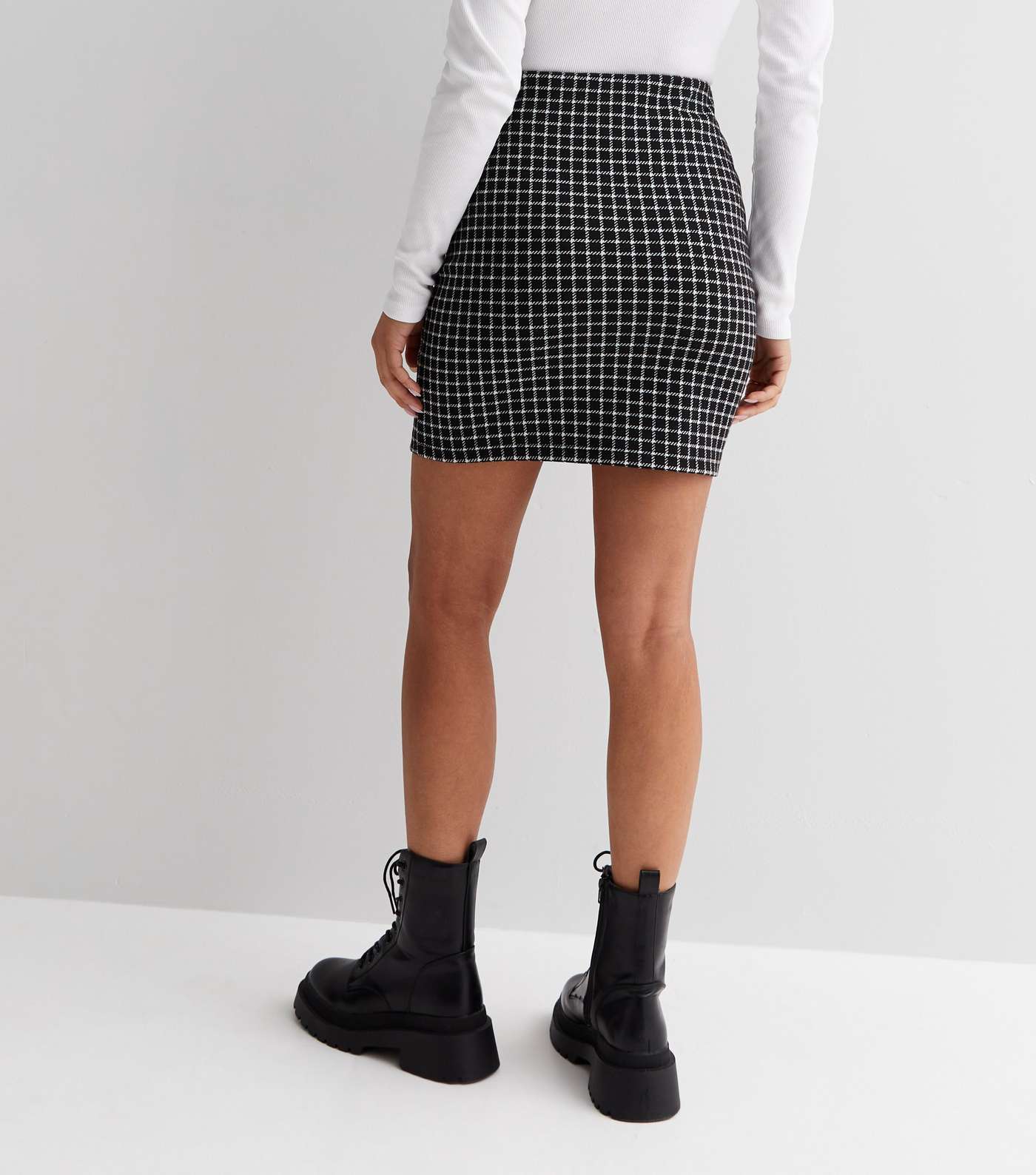 Petite Black Check Mini Tube Skirt Image 4