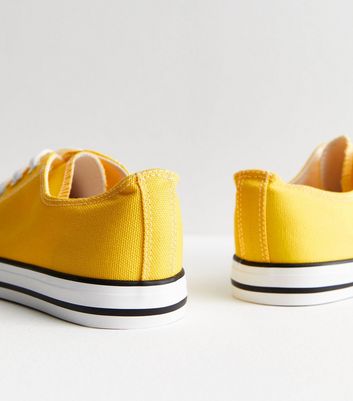 Yellow trainers 2025