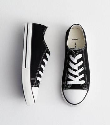 Wide fit outlet canvas trainers