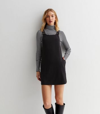 New look hot sale black pinafore dress