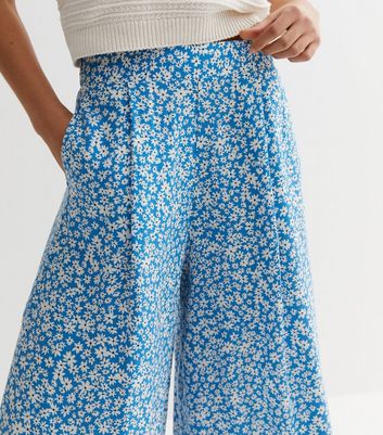 Style Junkiie Trousers and Pants  Buy Style Junkiie Green Paisley Cropped  Trousers Online  Nykaa Fashion