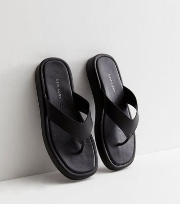 Chunky black 2024 flip flops