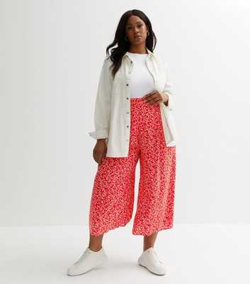Curves Red Ditsy Floral Wide Leg Crop Trousers