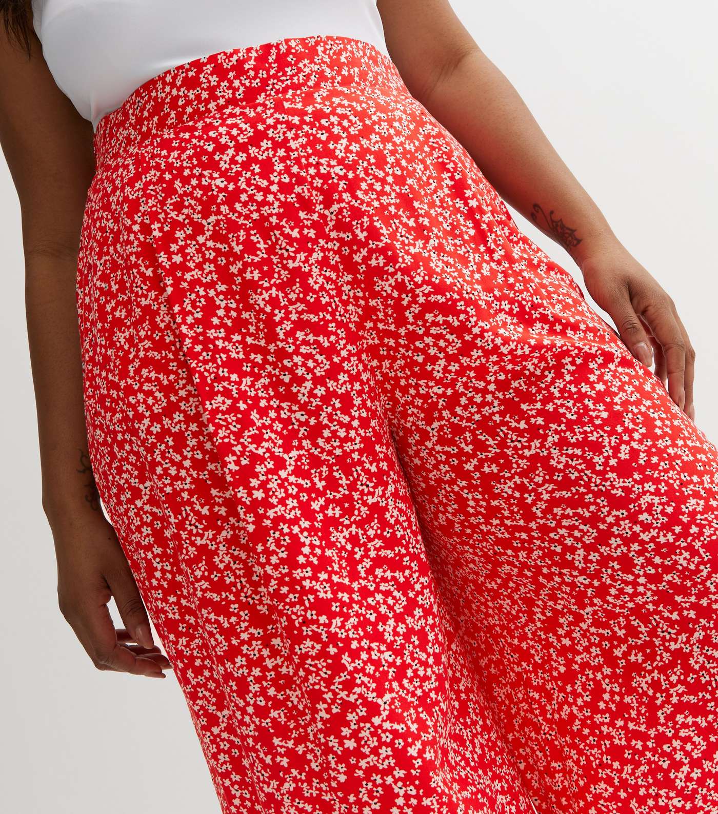 Curves Red Ditsy Floral Wide Leg Crop Trousers Image 3