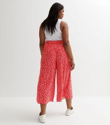 Petite Red Daisy Wide Leg Crop Trousers  New Look
