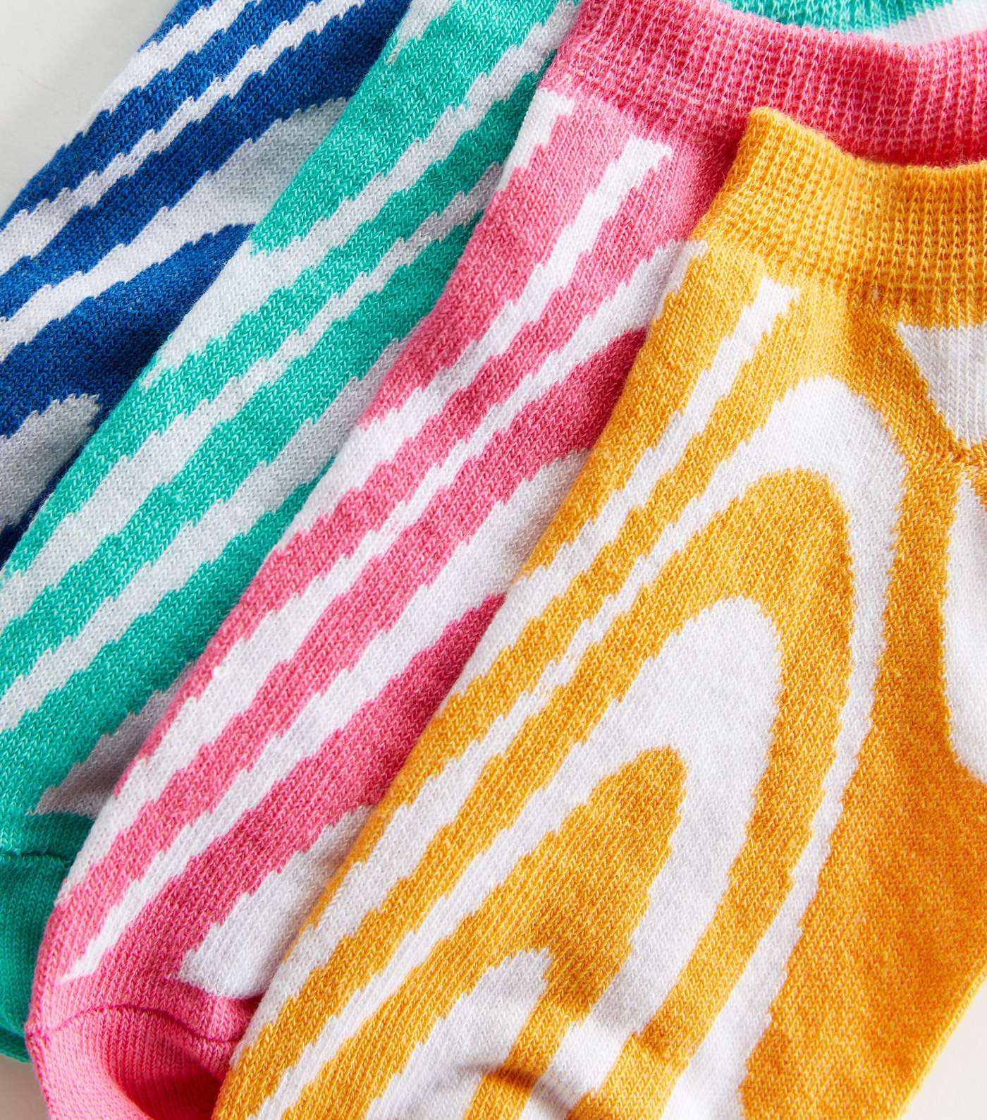 Girls 4 Pack Multicoloured Swirl Trainer Socks Image 2