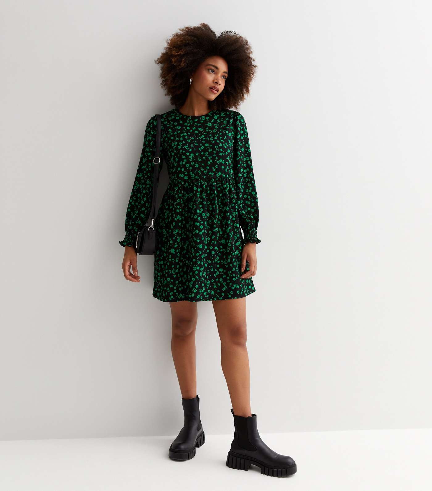 Green Ditsy Floral Crinkle Jersey Long Sleeve Mini Smock Dress Image 2