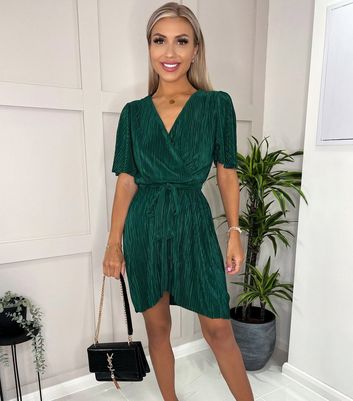 Short green 2025 wrap dress