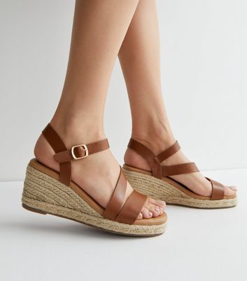 Tan wedge sale closed toe shoes