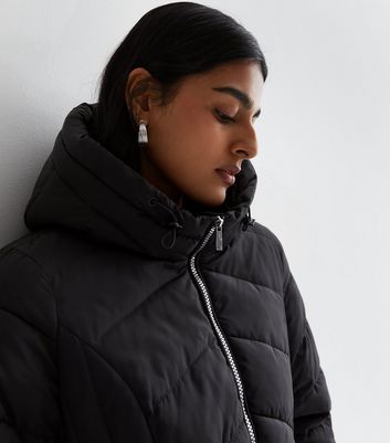 Black Fitted Hooded Puffer Jacket | New Look