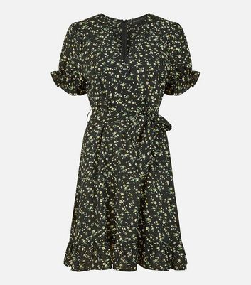 Short sleeve floral hot sale wrap dress