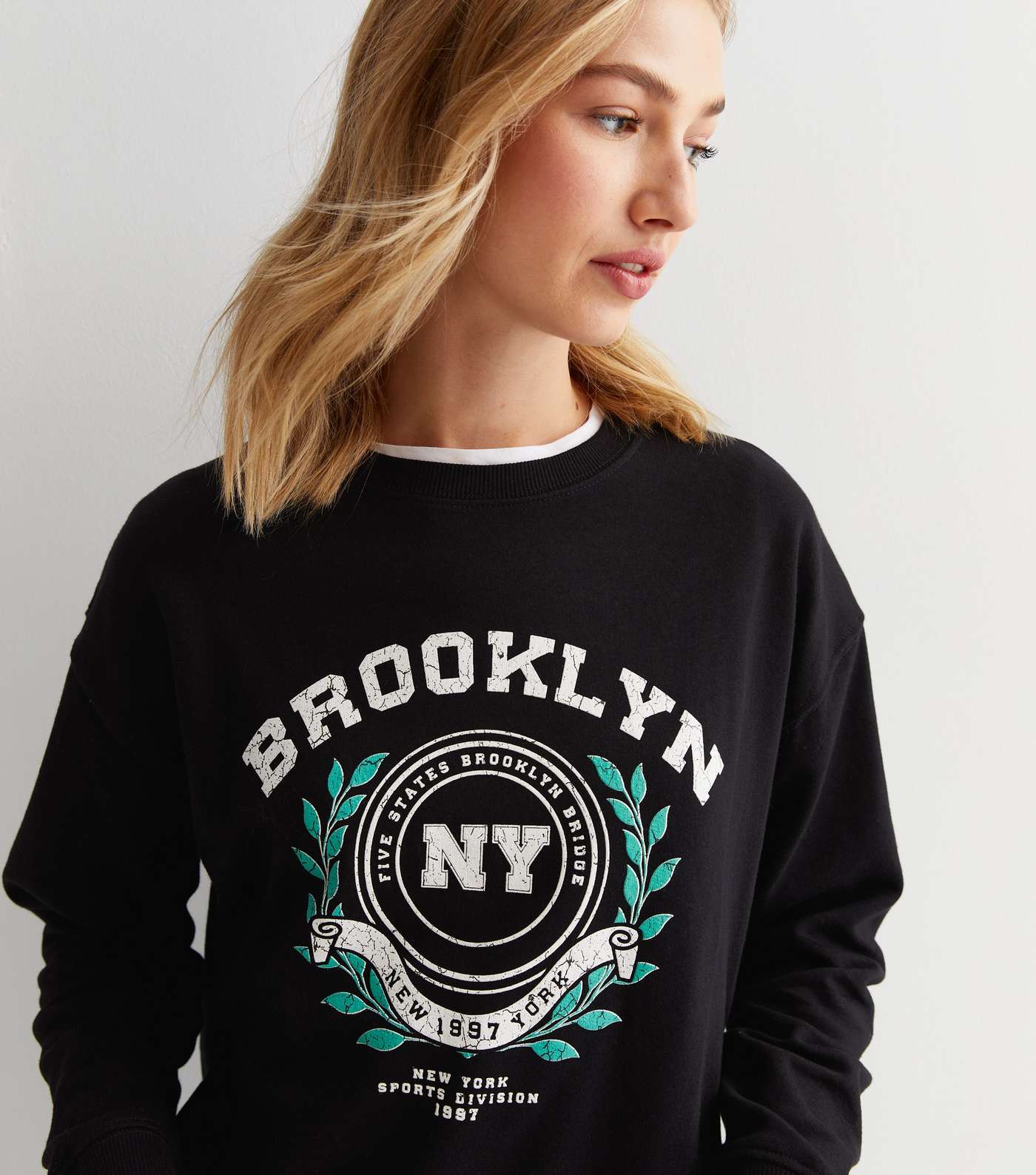 Black Crew Neck Brooklyn Crest Logo Sweatshirt Image 2