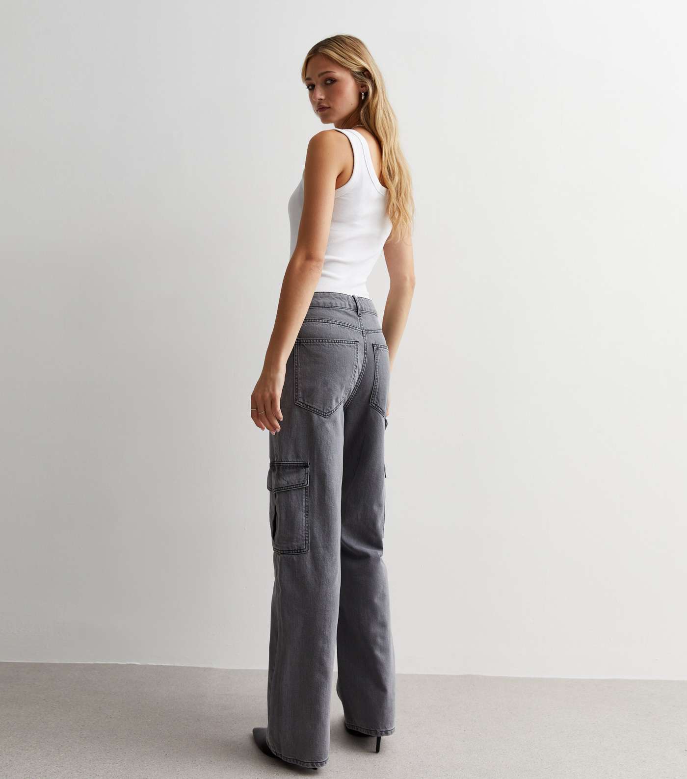 Grey High Waist Cargo Jeans Image 4