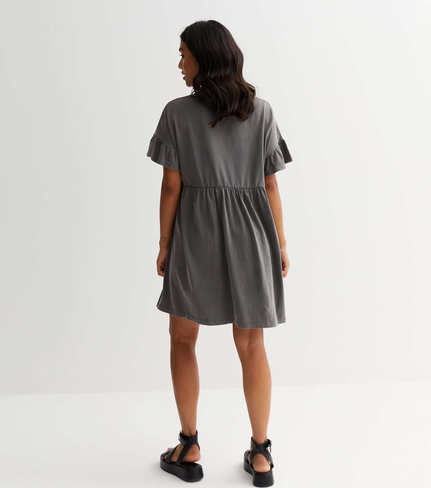 Petite Grey Acid Wash Round Neck Short Sleeve Smock Mini Dress Image 4
