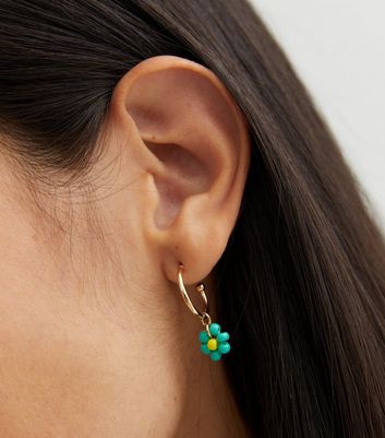 Green Beaded Daisy Hoop Earrings New Look