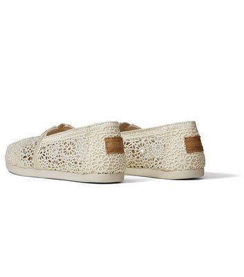 White 2025 crochet toms