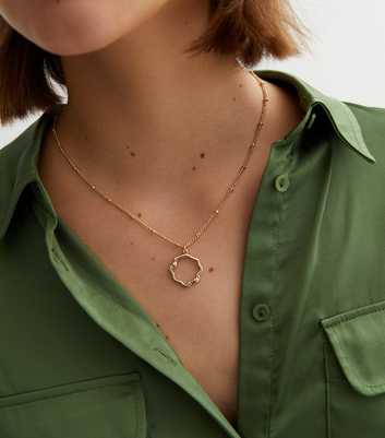 Gold Metal Squiggle Chain Pendant Necklace