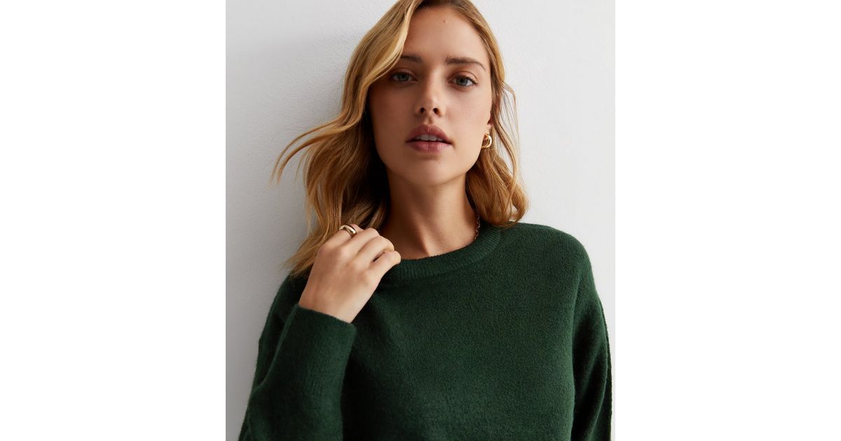 https://www.newlook.com/uk/womens/clothing/knitwear/dark-green-knit-crew-neck-jumper/p/860989638