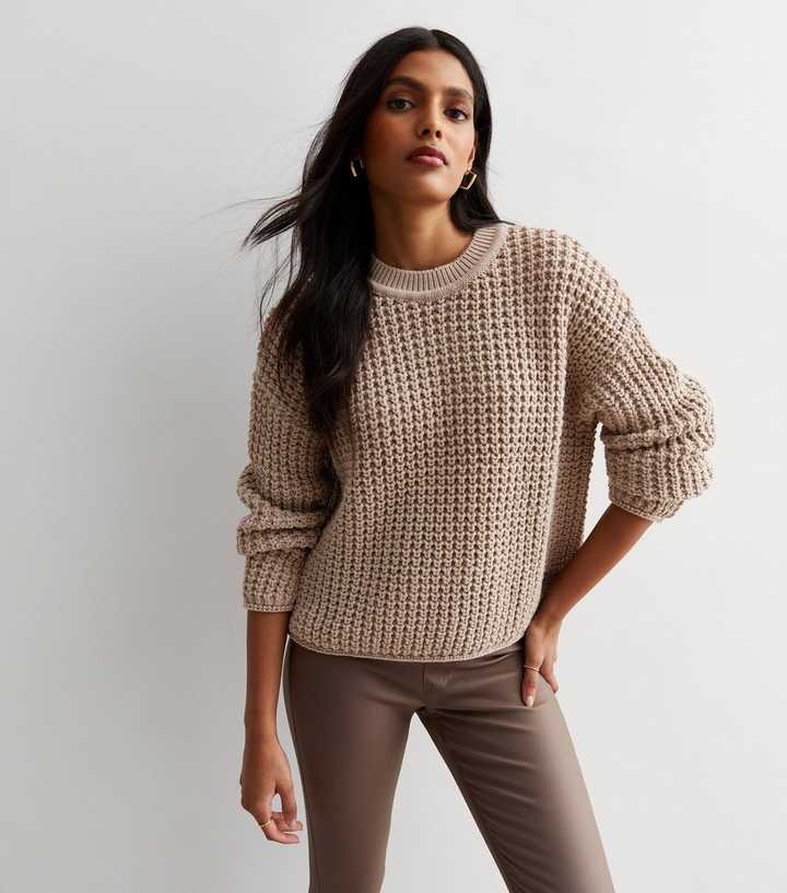 https://media2.newlookassets.com/i/newlook/861137023/womens/clothing/knitwear/mink-stitch-knit-crew-neck-jumper.jpg?strip=true&qlt=50&w=720