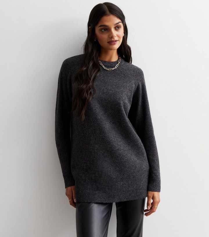 https://media2.newlookassets.com/i/newlook/861148303/womens/clothing/knitwear/dark-grey-knit-longline-jumper.jpg?strip=true&qlt=50&w=720