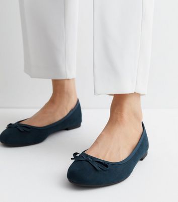 Wide Fit Navy Suedette Bow Ballet Pumps New Look