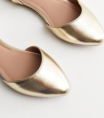 Gold hot sale closed shoes