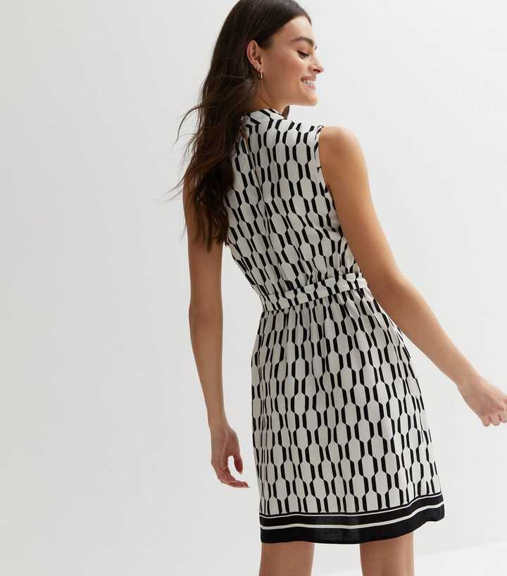 Geometric Knee Length Shift Dress