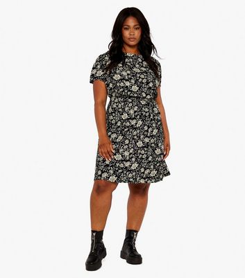 Apricot Curve Black Floral Crew Neck Short Sleeve Mini Dress New Look