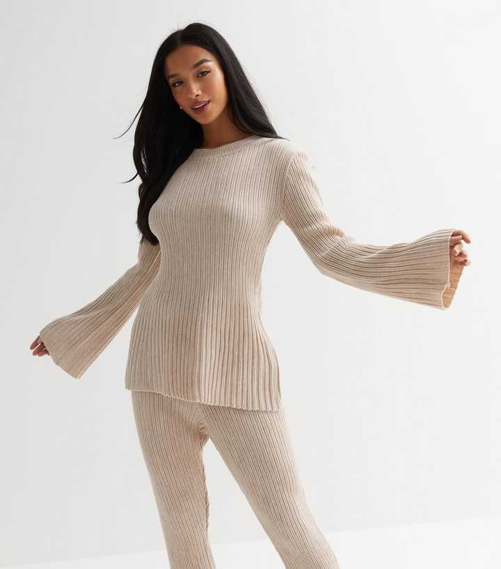 https://media2.newlookassets.com/i/newlook/862234416/womens/clothing/knitwear/petite-stone-ribbed-knit-long-flared-sleeve-top.jpg?strip=true&qlt=50&w=720