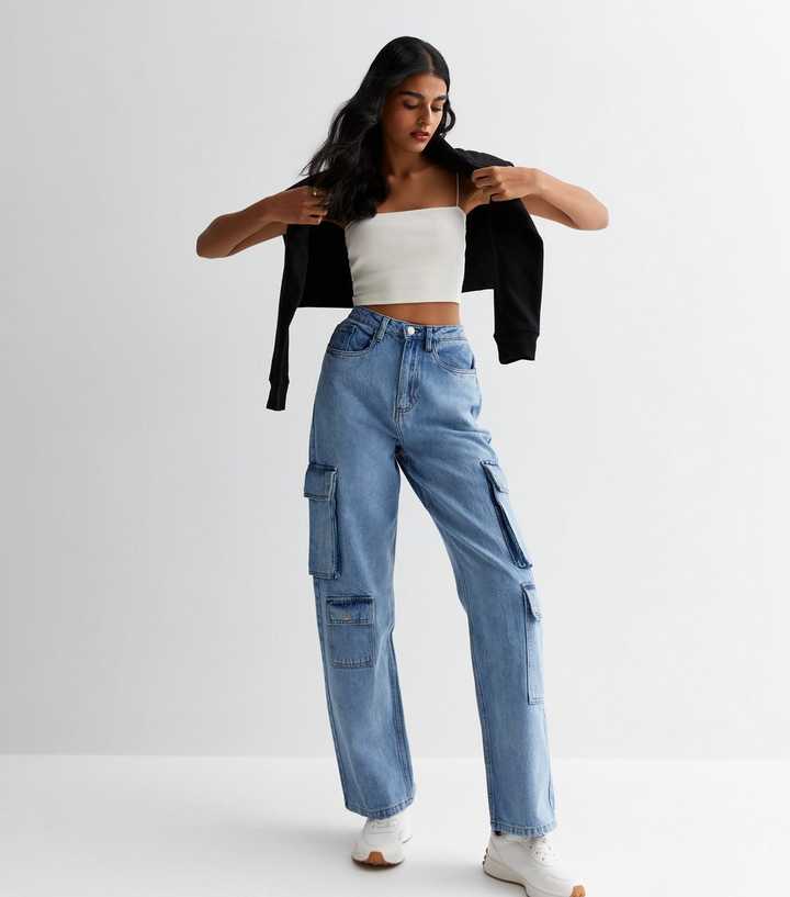 https://media2.newlookassets.com/i/newlook/862857140/womens/clothing/jeans/urban-bliss-blue-denim-cargo-jeans.jpg?strip=true&qlt=50&w=720