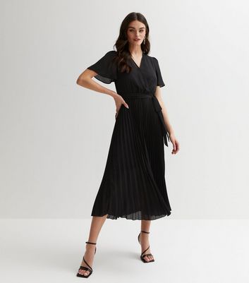 Gini London Black Pleated Midi Wrap Dress New Look