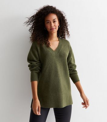 Khaki v 2025 neck jumper