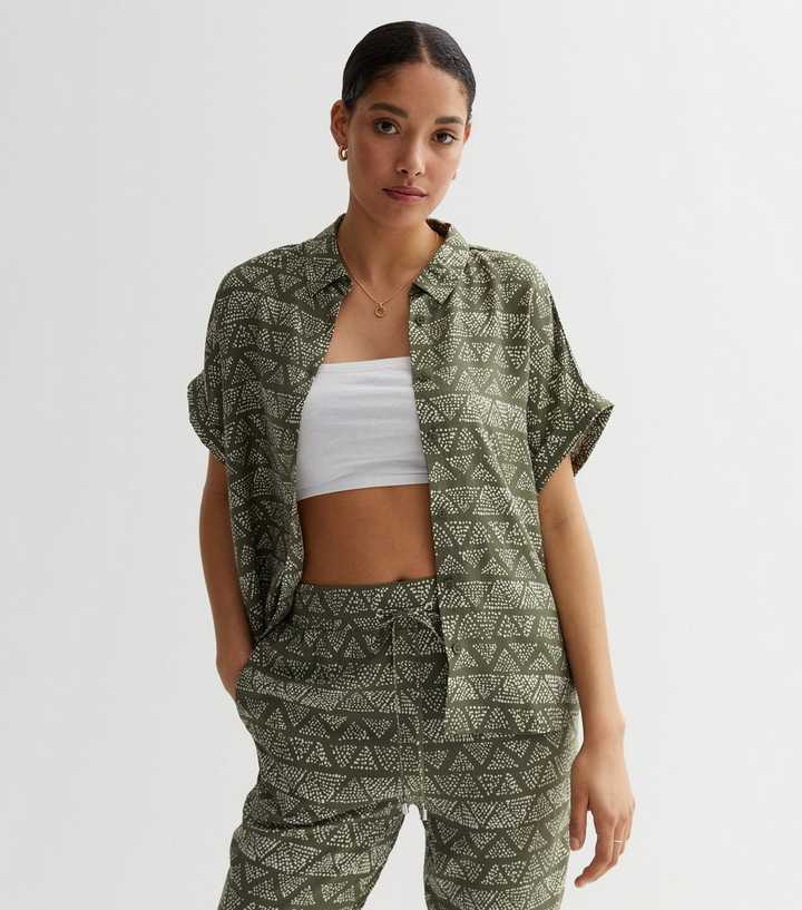 Green Geometric Short Sleeve Shirt