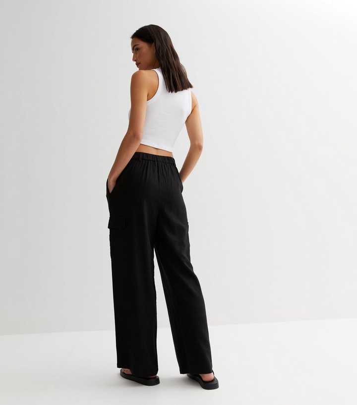 https://media2.newlookassets.com/i/newlook/864397901M3/womens/clothing/trousers/black-linen-blend-cargo-trousers.jpg?strip=true&qlt=50&w=720