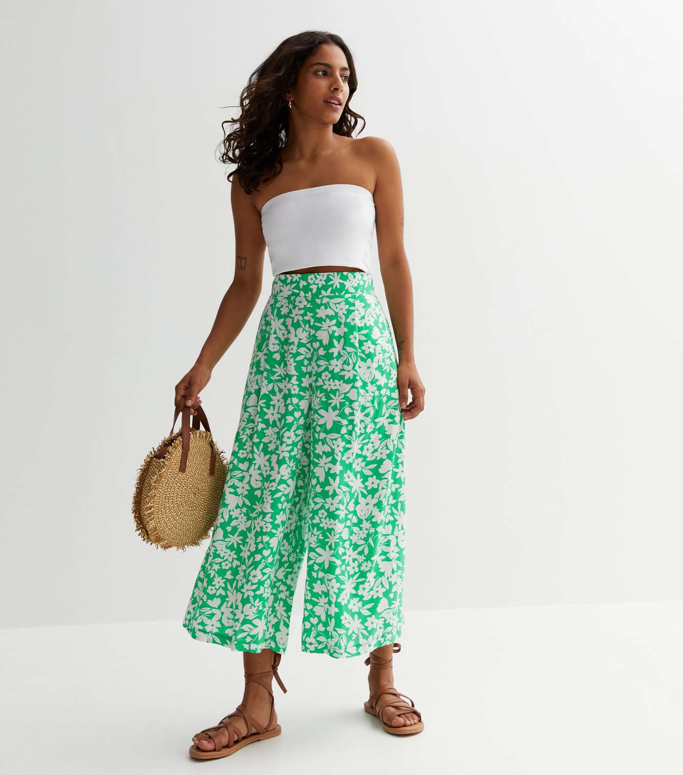 Petite Green Floral Wide Leg Crop Trousers Image 2