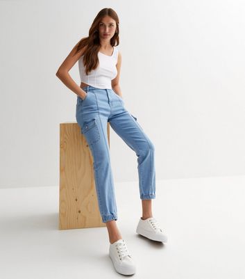 QL Relaxed Fit Stretch Cuffed Jeans in Washed Blue | MOOMENN