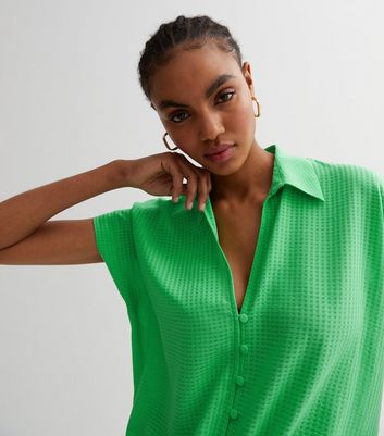 Green Short Sleeve Tie Front Shirt | New Look